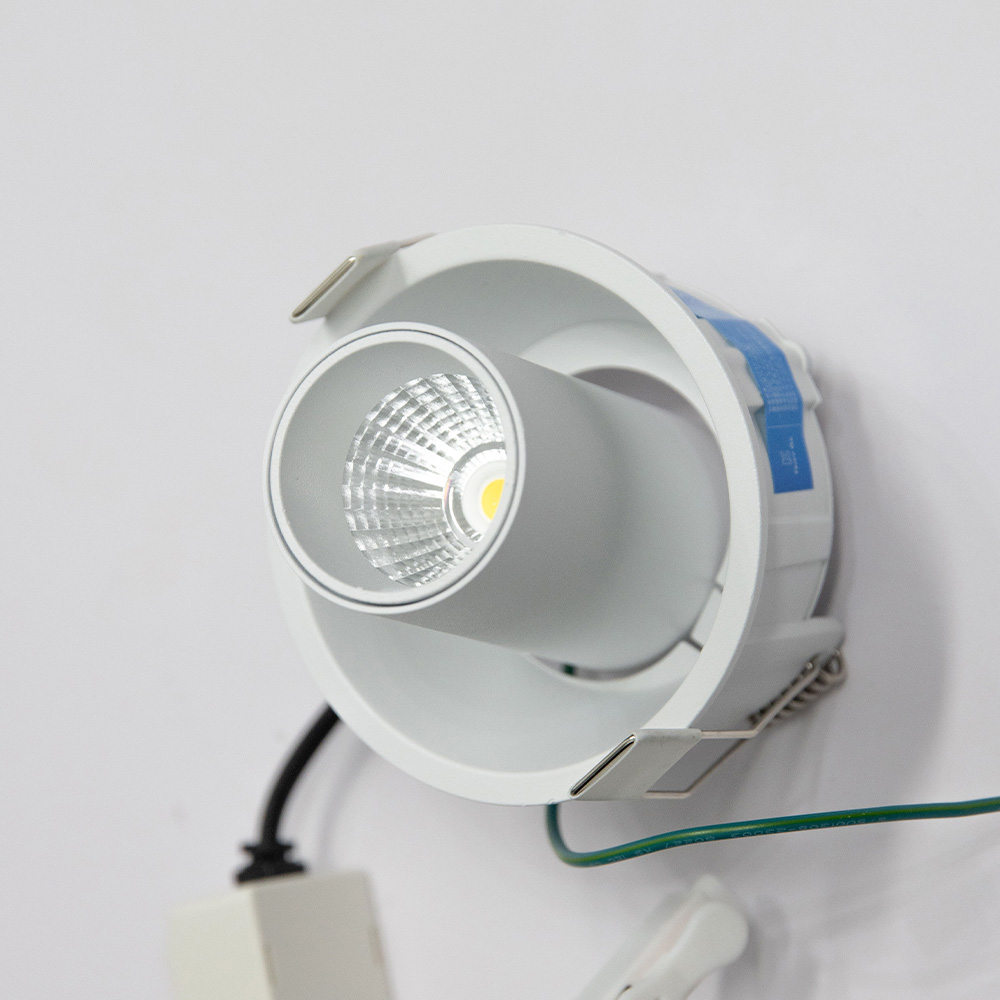 ������ COB 85mm(3��ġ) 8W �Ǹ��� �ٿ����Ʈ�ܺҹ���Ư��/����ŷ����/�ø�Ŀ����/DCŸ��